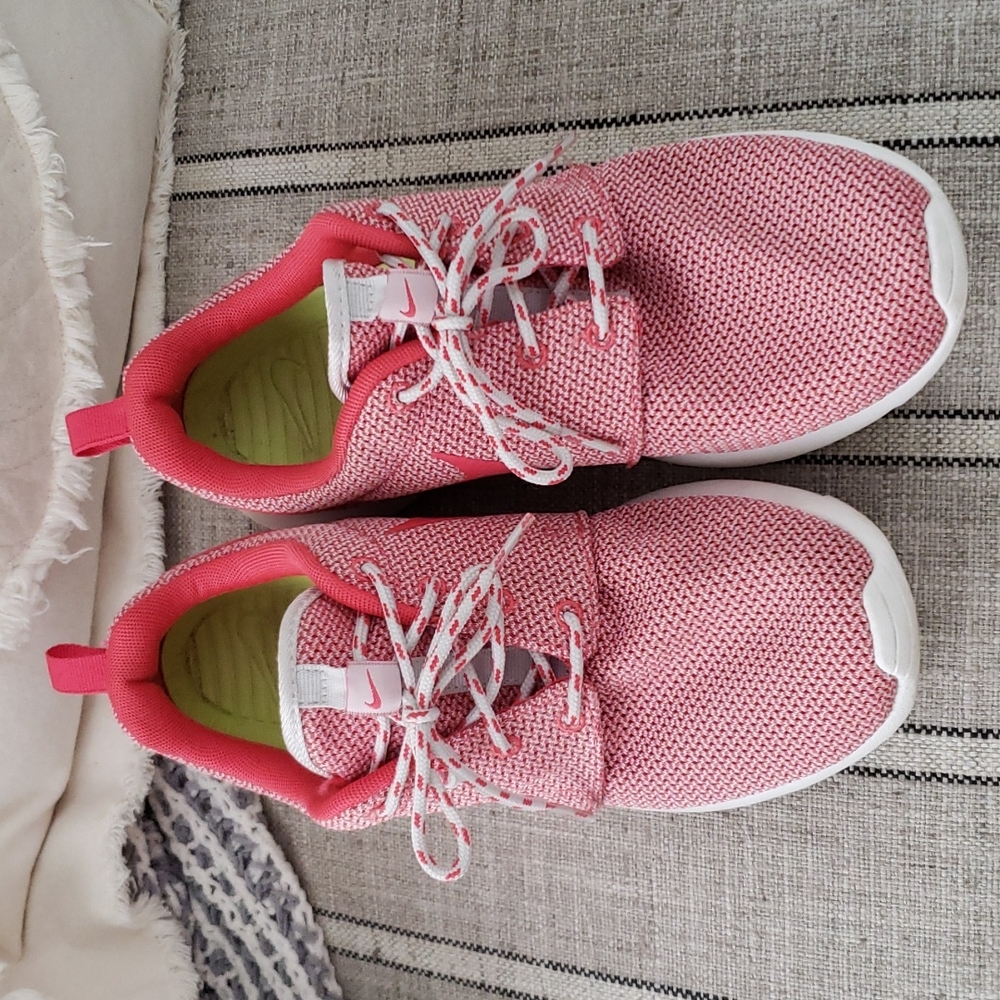 Lightweight Mesh Ladies Nike Sneakers